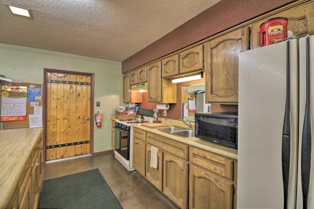 Show Low Home With Deck And Grill - 13 Mi To Hon-Dah! Bagian luar foto